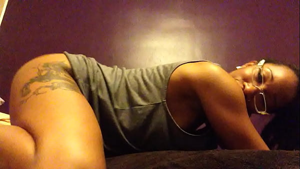 upskirt babe teasing herass close_sexy