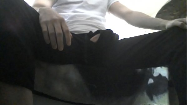 Play MP4 - Me saco la verga y me puse a ver porno