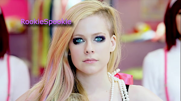 Nonton Sexiest Music Video From Avril Lavigne... thumbnail
