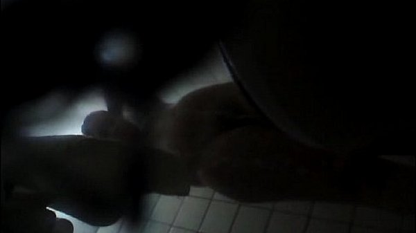 mi prima ba&ntilde;andose 