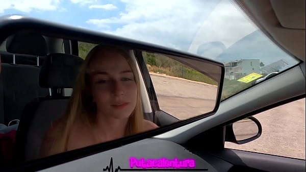 Sirena Sweet Me Da Una Mamada Fenomenal En El Auto thumbnail