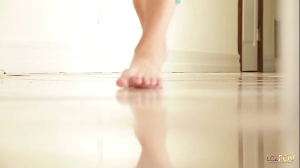 Play MP4 - Sucking on a toe as the lesbians endure the freaky foot fetish fuck like true sex pioneers