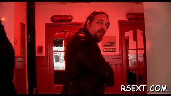 Hawt fat hooker gets finger screwed and gives_steamy blowjob