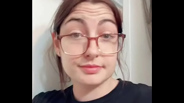 Nonton I Bring Happiness thumbnail