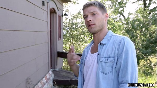 Play MP4 - The repairman gets nailed by the horny gay partner