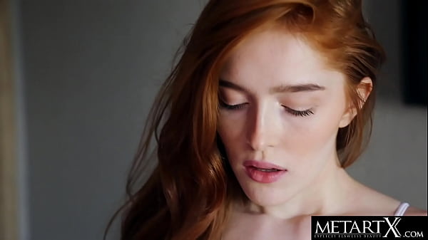 Play MP4 - Catch this horny natural redhead masturbating naked on her bed