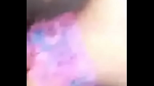 Play MP4 - Famosinha do face caiu na net dando pra pau torto