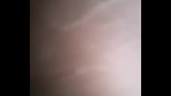 Play MP4 - Elizabeth sabe c&oacute;mo entretenernos