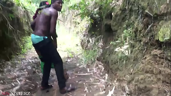 Who is this beautiful lady_with big ass