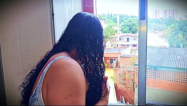 Nonton Deisyyeraldine In Medell&iacute;n: S Her Neighbor And Ends Up Pleasuring Herself With Dildo And Has Squirt. Exhibitionism On Stairs thumbnail