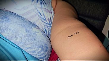 Play MP4 - DeisyYeraldine in Medell&iacute;n&colon; visits her neighbor and ends up pleasuring herself with dildo and has squirt&period; Exhibitionism on stairs