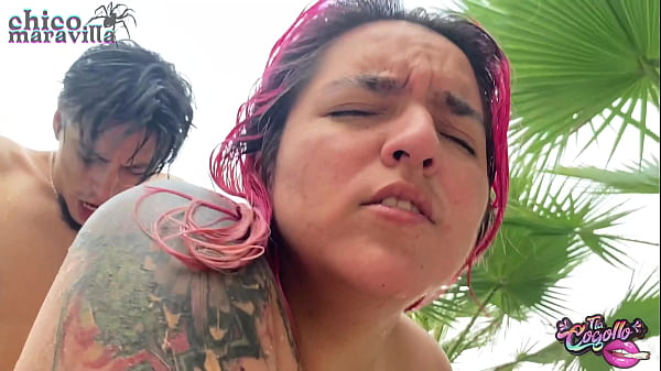 Play MP4 - Chico Maravilla se folla a la Tia Cogollo chilena en la piscina por el culo