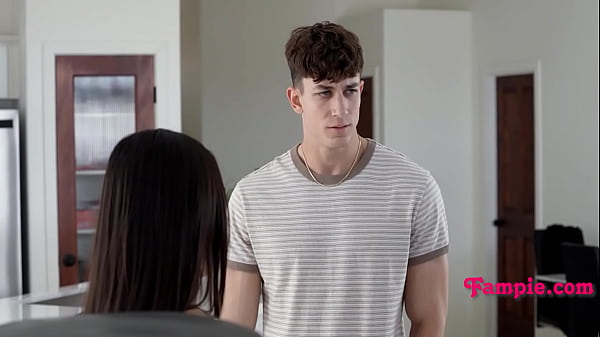 Play MP4 - Step Sisters Are Fiesty And A Threesome With Them Was Tasty