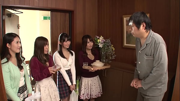 「もっと頼ってくれていいんですよ、ご近所さんなんですから&hellip;」　巨乳奥様達が俺のチ○コを積極的に求めてくる！！　誘われるがままエロ乳揉んで人妻マ○コに生挿入！！　離婚して良かった！？全員ガッツリ中出し！！【パート1】 thumbnail