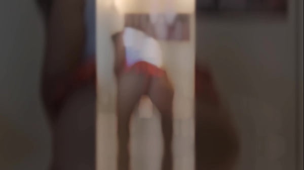 De &oacute;culos safada e com nicoly goza com a banana bem fundo 