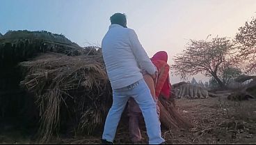 Jangal ki jhopdi me girlfriend ke sath mangal kiya xxx video desi outdoor sex gf bf sex