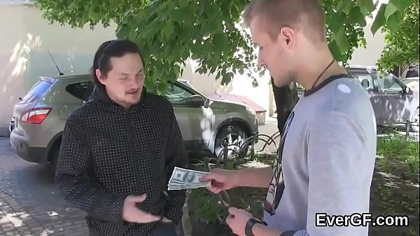 Penniless fellow lets nasty friend to nail his ex-girlfriend for bucks