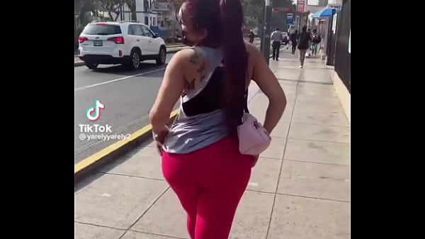 Nonton La Encontr&eacute; En Tik Eh Ise Un Mix De Yarelyx thumbnail