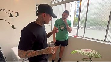 Nonton Fui Ar Um Antigo Amigo E Acabei Fodendo Ele thumbnail