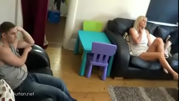 Play MP4 - Secret life of a horny stepmom