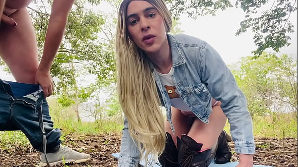 Casado Levou A Safada Pra Comer O Cuzinho Dela No Mato No Hor&aacute;rio De Almo&ccedil;o thumbnail