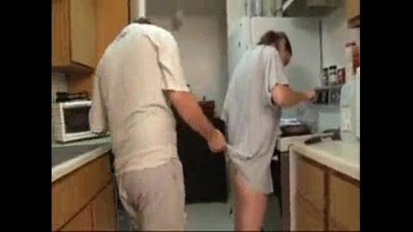 Play MP4 - Girl gets cumshot