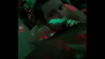 Amateur BBW sucks BBC