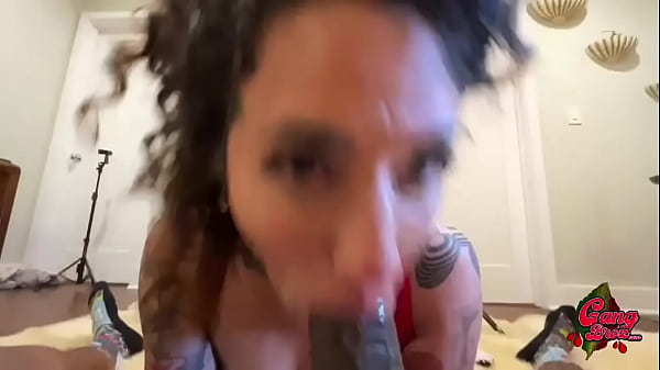 Play MP4 - Arabelle Raphael &comma;   said she has a never ending throat&period; Well let me be the judge&period;