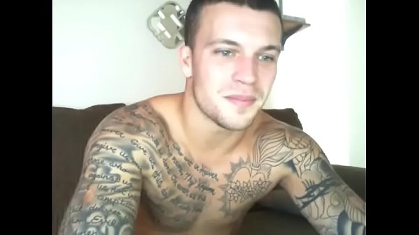 Play MP4 - He Spreads his cheeks