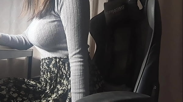 お勉強中にあそこが熱くなってきたので 我慢できずに気持ちいいことしちゃう巨乳女子