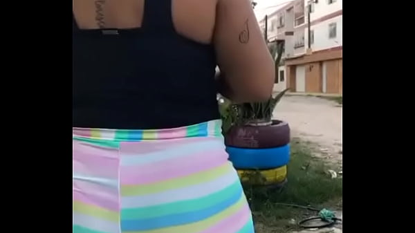 Nonton Quenga De Favela Seu Cuz&atilde;o thumbnail