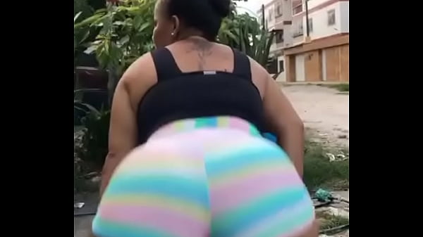 Quenga de favela com seu cuz&atilde;o