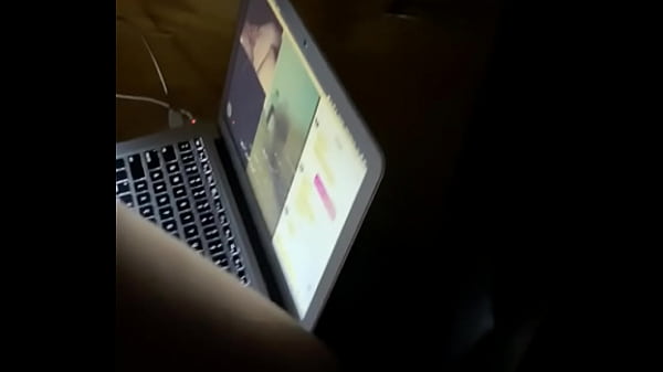 Ella nuevamente haciendo que otro se venga 