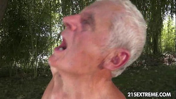 Play MP4 - From the 40's with love