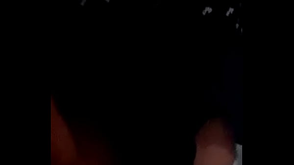 Devora de putota de negro 