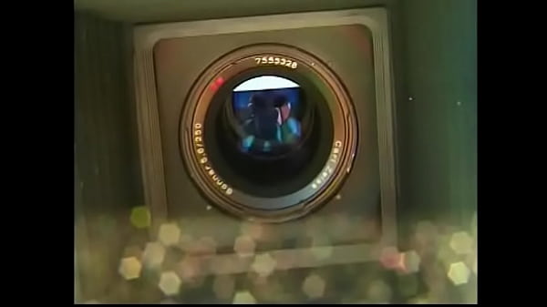 Nonton Horny Babes Take Turns Sucking A Stiff Hard Cock Then Fuck thumbnail