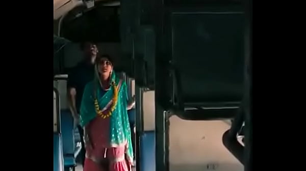 Hot romance in_train with sexy_girl