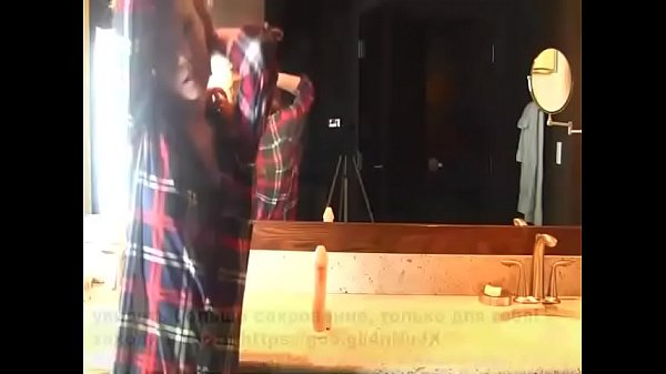 Nonton Sweet Helen And Lovely Toy thumbnail