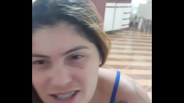 Depois que a ruiva safada me contou tudo que ela tem vontade lambuzei a cara dela de porra 