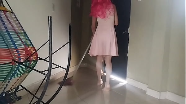 Nonton Empleada De Servicio Es Follada Mientras Limpia Los Pisos thumbnail