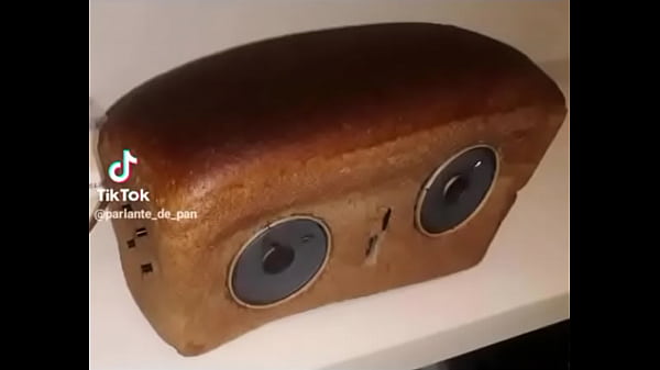 Nonton Vuelve Lo A Menear Mam&aacute; thumbnail