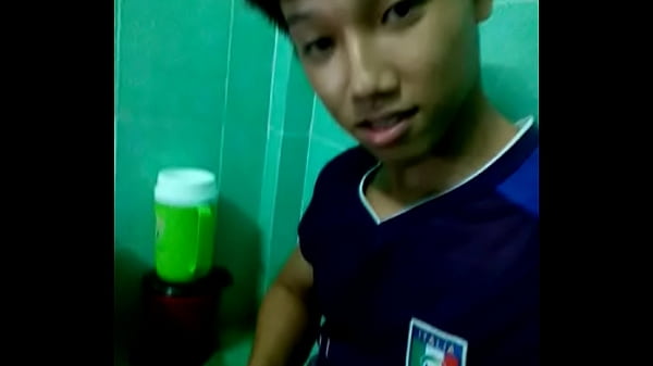 Play MP4 - Boy Việt Nam khoe cu