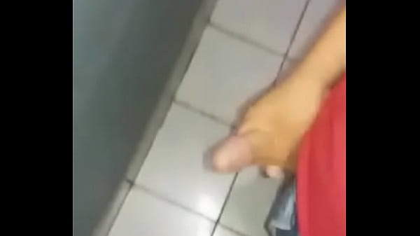 Masturb&aacute_ndose hombre