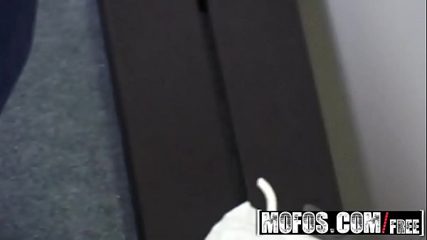 Play MP4 - Pervs on Patrol - &lpar;Holly Heart&rpar; - Ill Bet You 300 Dollars - MOFOS