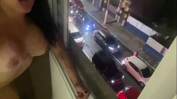 Dando pro_meu amigo na janela aberta