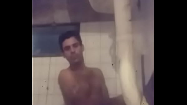 Se pajea cuando su mujer no est&aacute_ y manda su video por whatsapp