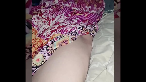 Play MP4 - Pussy after a handshake