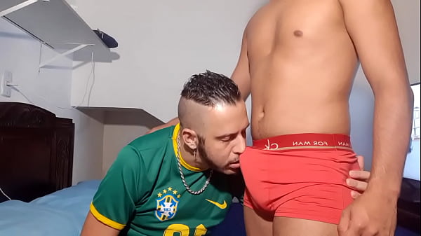 Botando O Putinho Pra Chupar Meu Pau Grosso thumbnail