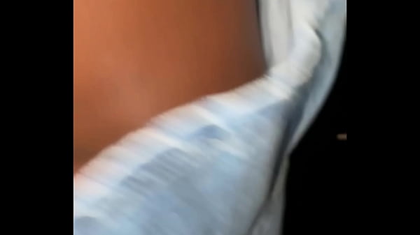 Play MP4 - Em p&uacute;blico apenas s&oacute; saia