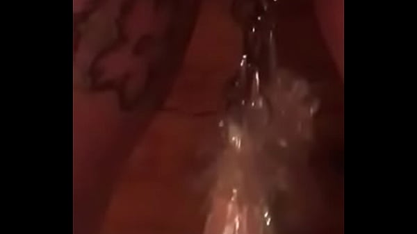 Play MP4 - Peter stretching Lana's Pussy lips